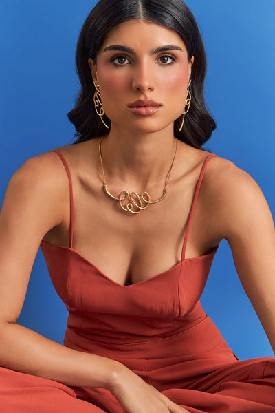 Colar Rabiscos - Banho Ouro 18k — ângulo 2