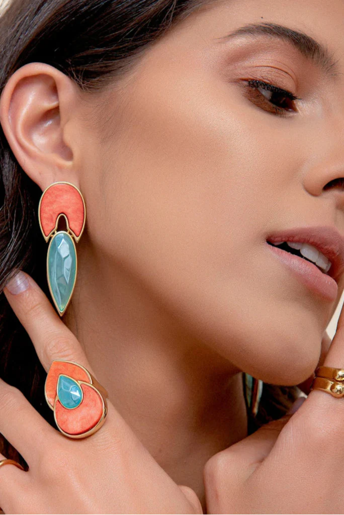 Anel Flor de Lótus - Feldspato Laranja e Ágata Azul Céu detalhe — Ouro 18K | Aimer Joias