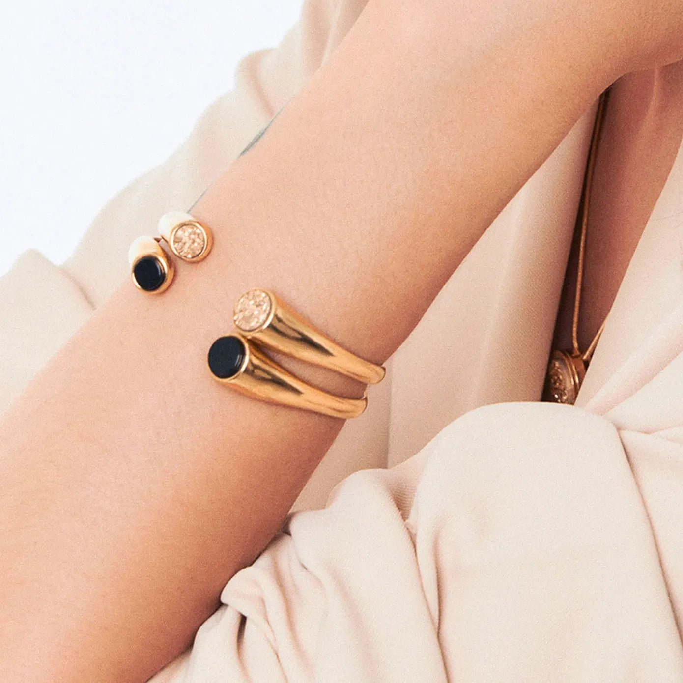 Bracelete Pocket Ball Drusa Ouro — detalhe da pedra natural brilhante | Aimer Joias