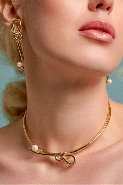 Choker Laços - Pérola em Banho de Ouro 18K — ângulo 3