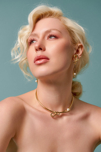 Choker Laços - Pérola em Banho de Ouro 18K — ângulo 2