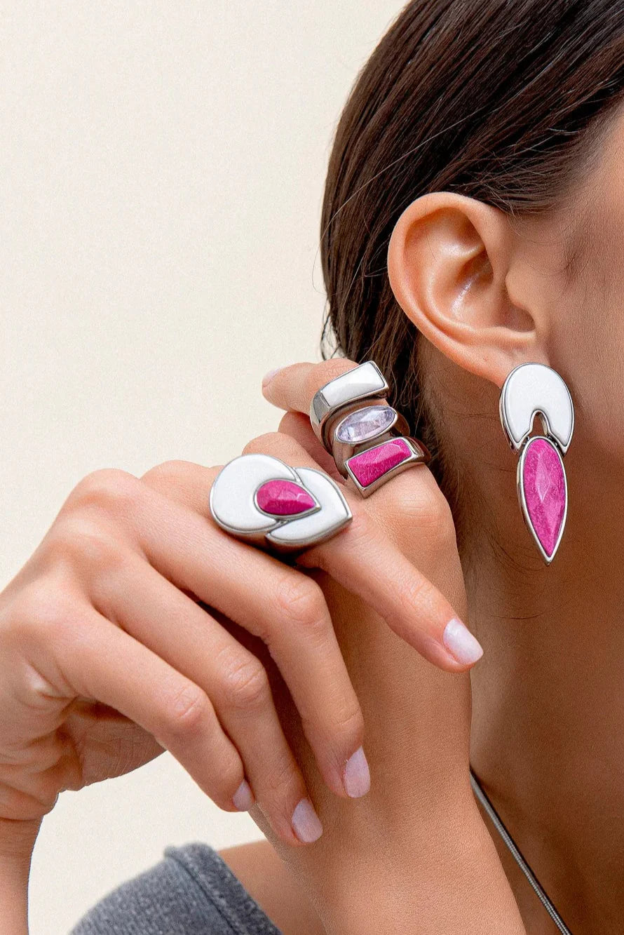Anel Flor de Lótus - Porcelana e Feldspato Rosa Pink detalhe — Ródio Negro | Aimer Joias