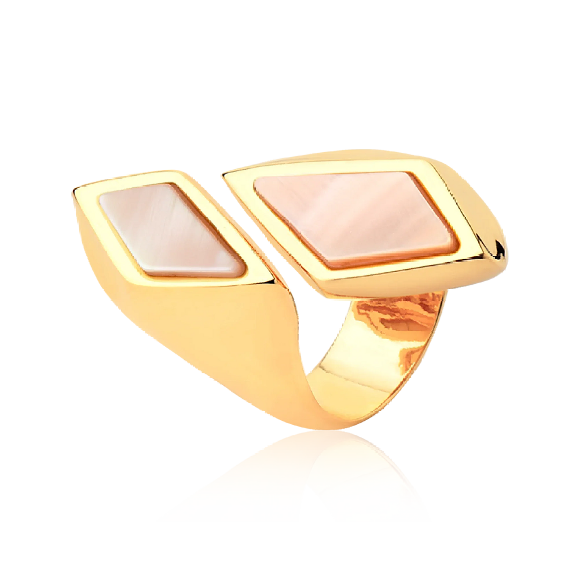 O Anel Jasmim com Madrepérola tem um belo Banho de Ouro 18K. Inspirado na flor Jasmim, o anel une a estética geométrica e moderna. O brilho iridescente e suave da Madrepérola é lindamente emoldurado pelo luxo do Ouro 18K, realçando o design único e a elegância atemporal da peça.