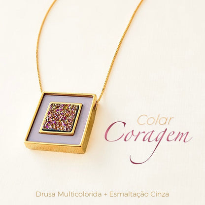 Colar Coragem - Drusa Multicolorida e esmaltação cinza Semijoias de luxo e design exclusivo