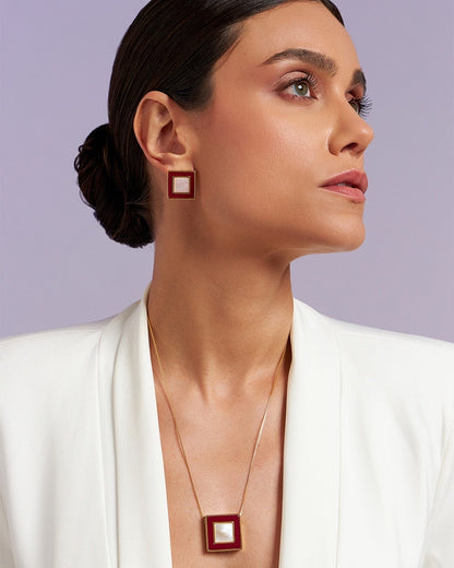 Colar Coragem - Madreperola esmaltação em Marsala Semijoias de luxo e design exclusivo