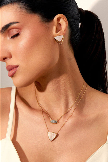 Colar Triângulo - Madrepérola — Ouro 18K | Aimer Joias | semijoia feminina pedra natural